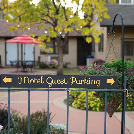The Crest Motel-2