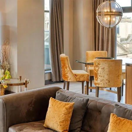 Doubletree By Hilton Belfast City Ten Square-3