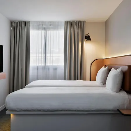 Moxy Paris Bastille-2