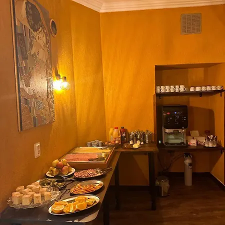 Gallery Hotel Sis-2