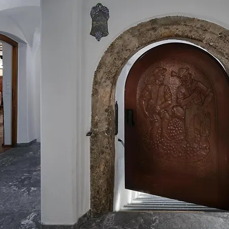 Hotel Schwarzer Adler Innsbruck-3