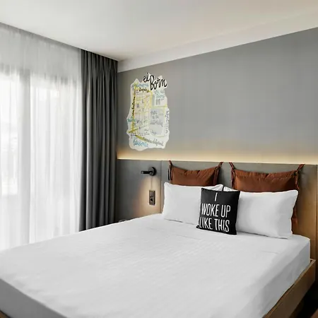Moxy Barcelona-3