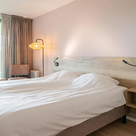 Strandhotel Buren aan Zee-3