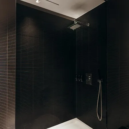Carbon Hotel-2