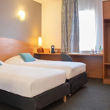 Brit Hotel Bressuire-3