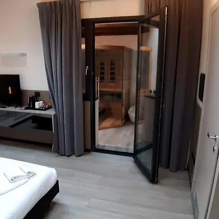 Continental Urban Art Hotel-3