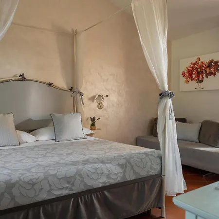 Hotel & Restaurant Casolare Le Terre Rosse-3