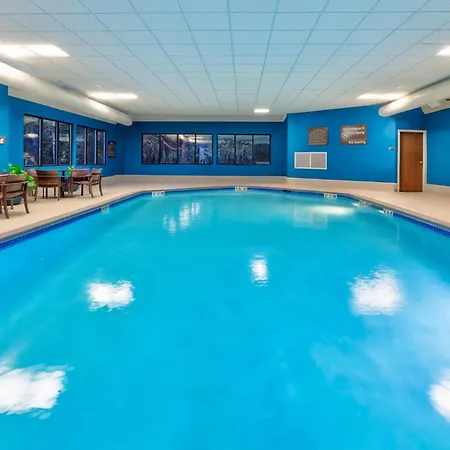 Hampton Inn Traverse City-3