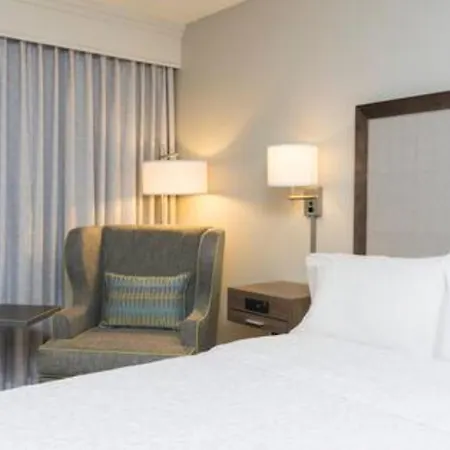 Hampton Inn Milwaukee Northwest-3