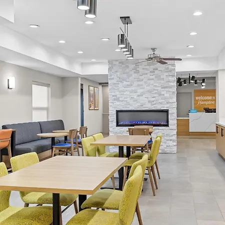 Hampton Inn Akron-Fairlawn-2
