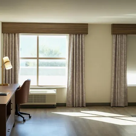 Holiday Inn & Suites Phoenix Airport By Ihg-3