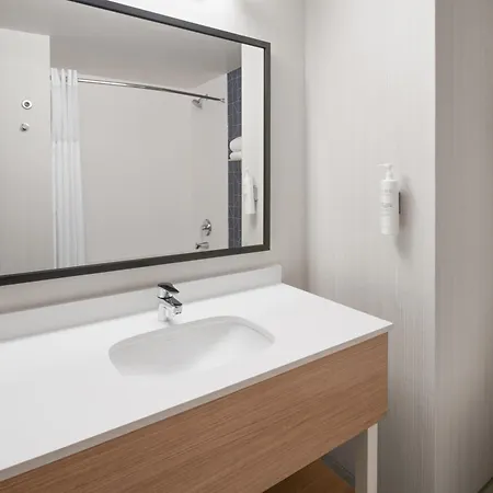 Spark By Hilton Decatur-3