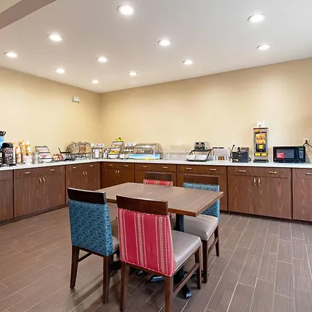Comfort Inn & Suites Fredericksburg-3