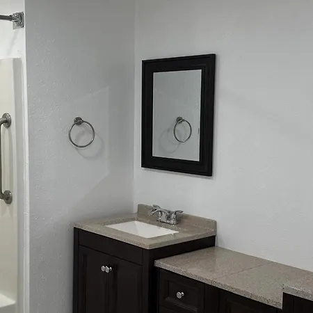 Travelodge By Wyndham Lakeland-2
