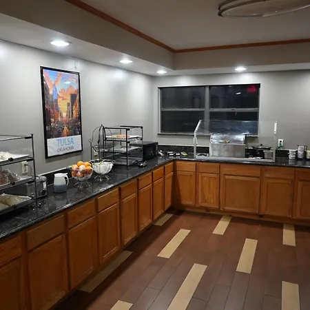 Ramada By Wyndham Tulsa Broken Arrow-3