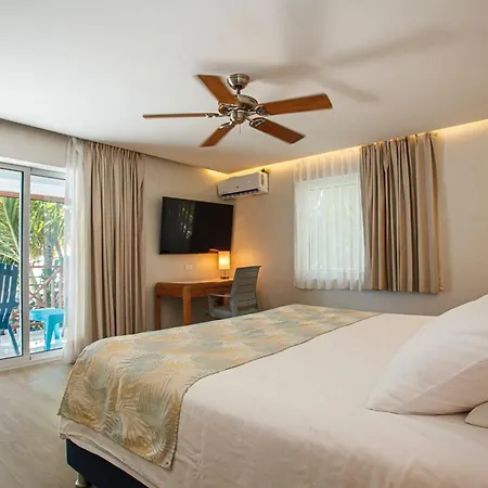 Hotel Cocoplum Beach-2