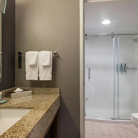 Courtyard By Marriott Sacramento Midtown-2