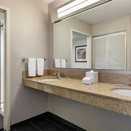 Courtyard By Marriott Charlotte Matthews-2