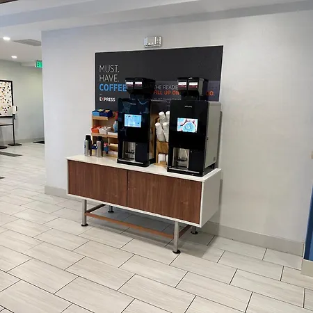 Holiday Inn Express & Suites Tracy By Ihg-3