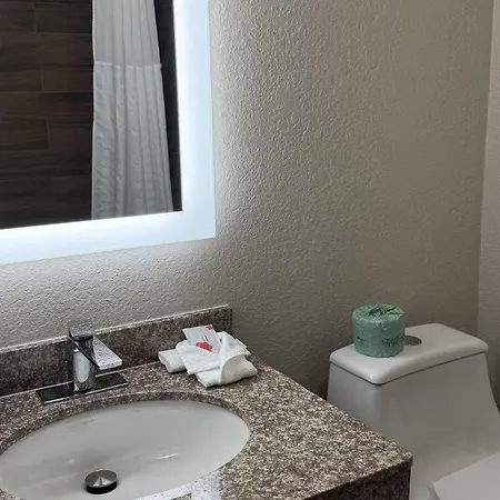 Days Inn By Wyndham Ocala North-3