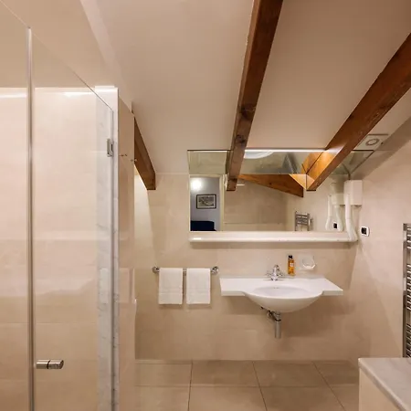 Residence L'Ulivo - Apartments In The City Center, With Fitness, Squash & Private Parking-2