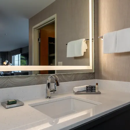 Silver Cloud Hotel - Mukilteo Waterfront-3