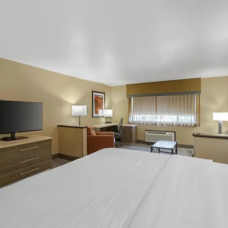 Best Western Plus Canyonlands Inn-2