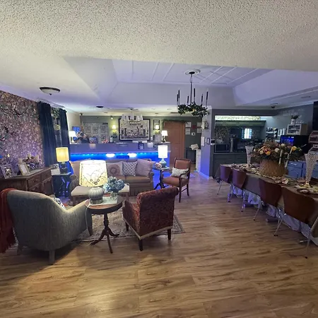Super 8 By Wyndham Kingston-3