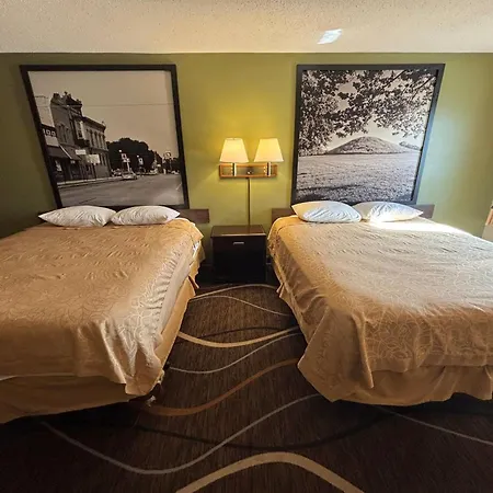Super 8 By Wyndham Normal Bloomington-2