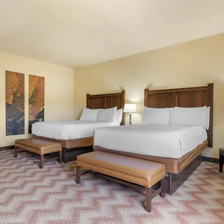 Best Western Plus Cimarron Hotel & Suites-3