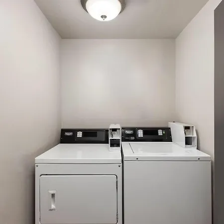 Basecamp Puyallup A Travelodge By Wyndham-2