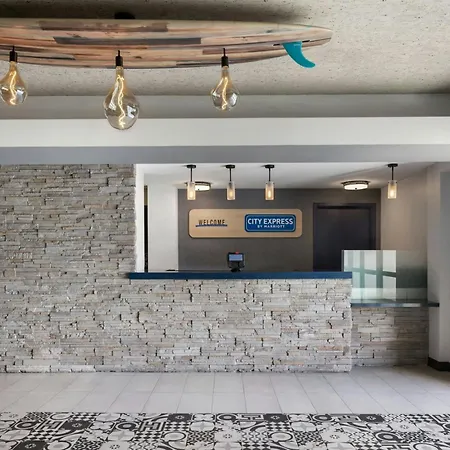 City Express By Marriott Manhattan Beach-3