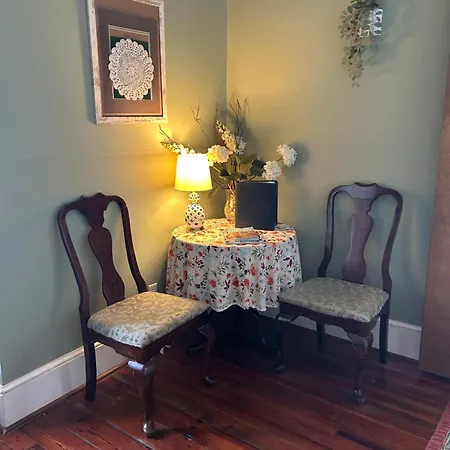 Barksdale House Inn-2