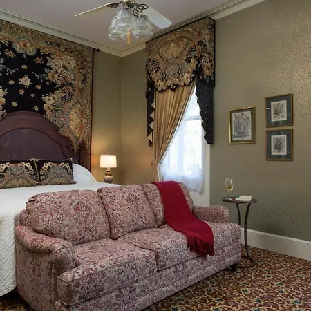 The Queen Victoria-3