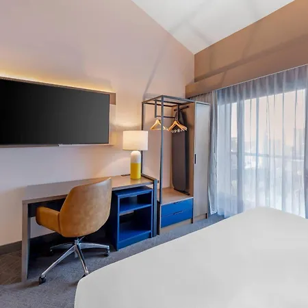 Comfort Inn & Suites Irvine Spectrum-3