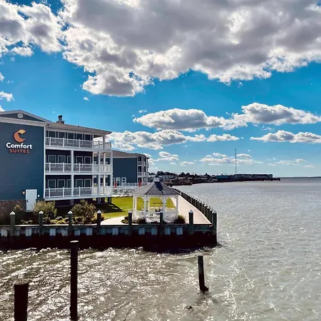 Comfort Suites Chincoteague Island Bayfront Resort-3