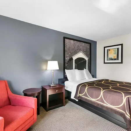 Super 8 By Wyndham Bloomington University Area-2