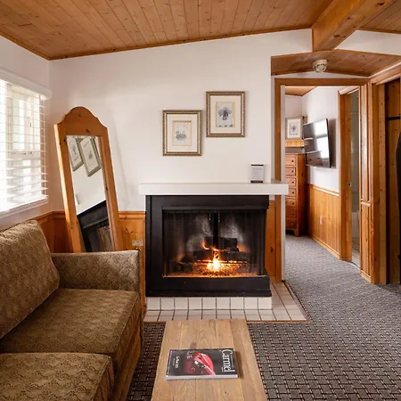 Carmel Fireplace Inn-3