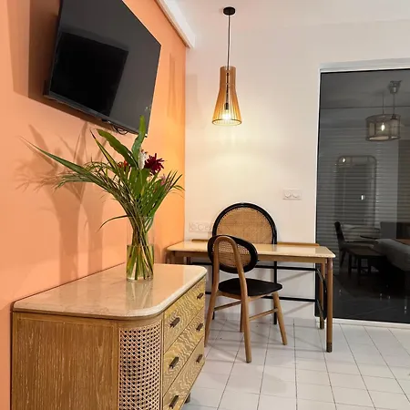 Résidence Le Vallon Guadeloupe Parc Piscine Appartements&Studios&Services hôteliers à la carte-2