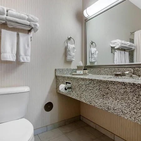 Norfolk Lodge & Suites, An Ascend Collection Hotel-3