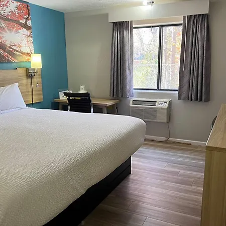 Days Inn By Wyndham Warrensburg-3