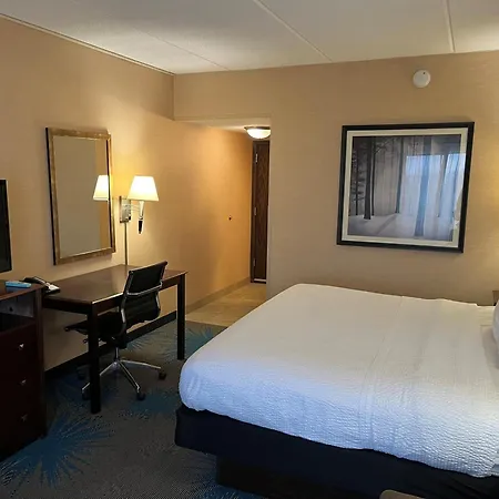 Days Inn By Wyndham Duluth Lakewalk-3