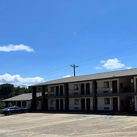 Super 8 By Wyndham Picayune-3