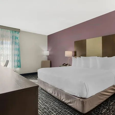 Comfort Inn & Suites-2