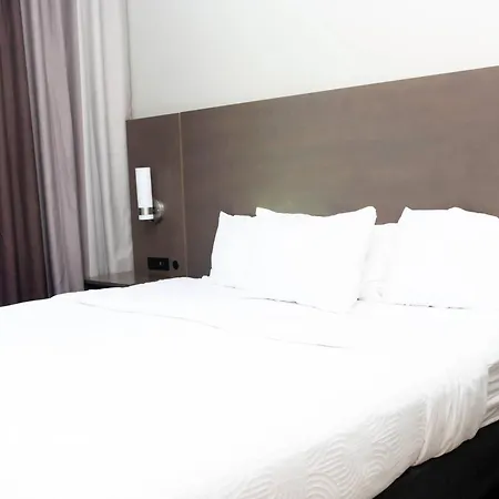 Country Inn & Suites By Radisson, Prairie Du Chien-2