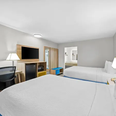 Days Inn By Wyndham Chesapeake-2