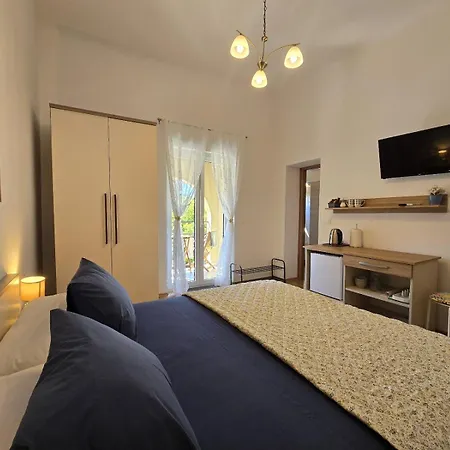Apartments & Rooms Chiara-2