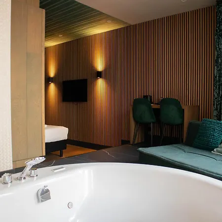 Manzo'S Suites-2