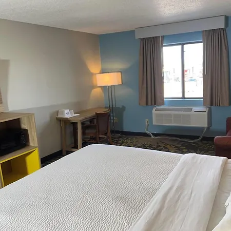 Days Inn By Wyndham Salina I-70-2