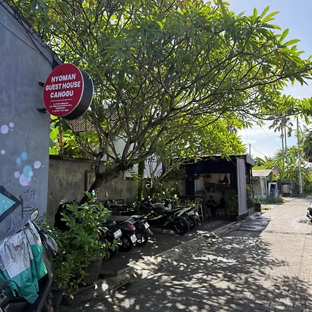 Nyoman Guesthouse Canggu-2